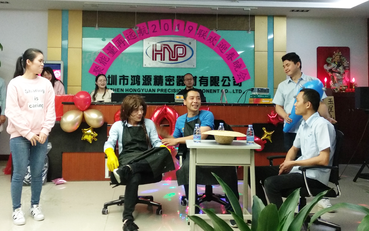 瓦力游戏精密晚会幼品《测谎机械人》